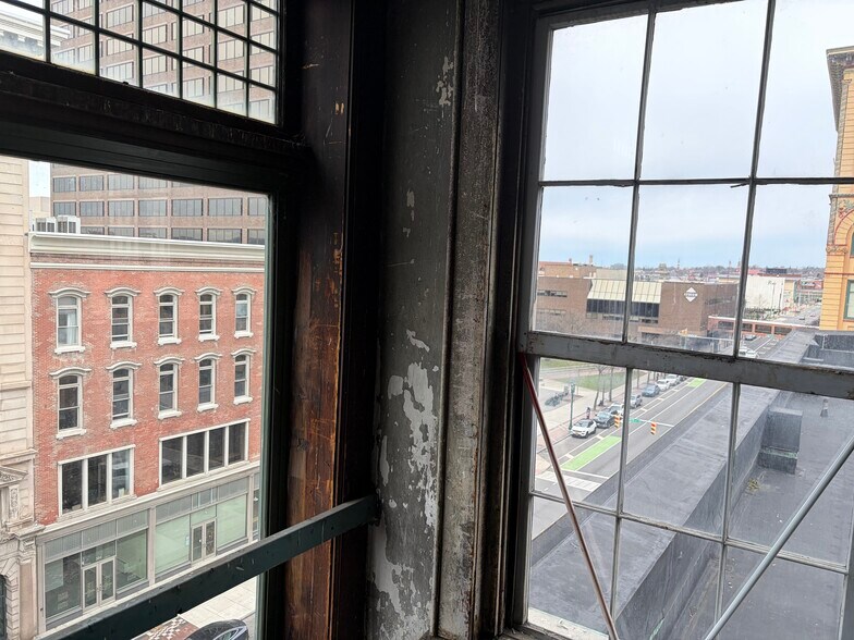 More Photos Of 313 S Salina St, Syracuse Apartments For Sale