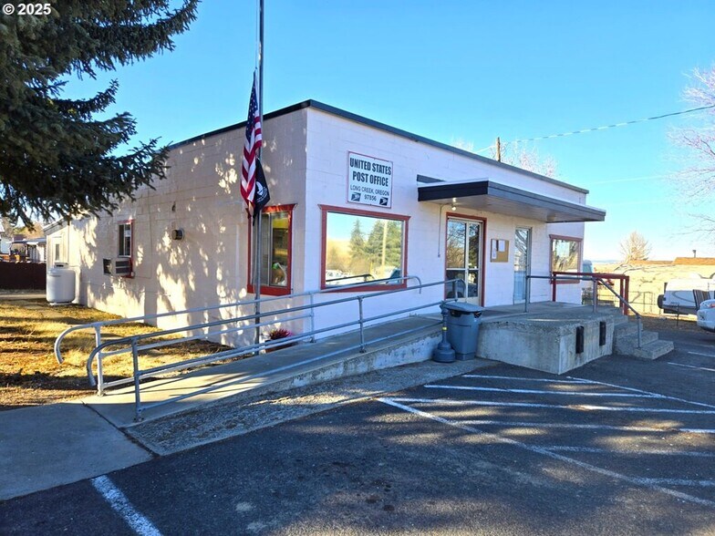 More Photos Of 110 US-395 Hwy, Long Creek Office For Sale