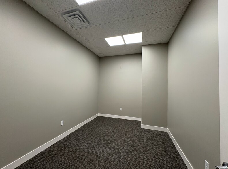 More Photos Of 138-142 S K St, Tulare Storefront Retail Office For Lease