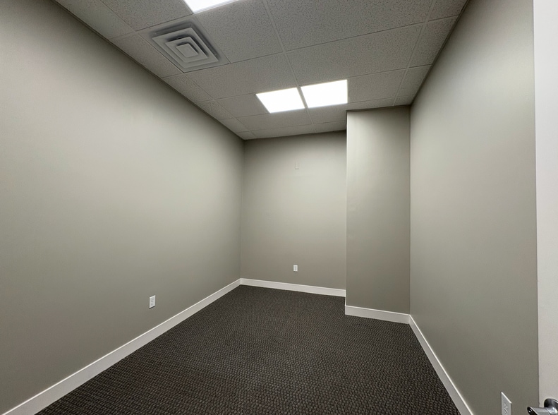 More Photos Of 138-142 S K St, Tulare Storefront Retail Office For Lease