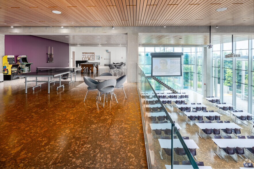 More Photos Of 7070 Derrycrest Dr, Mississauga Office For Lease