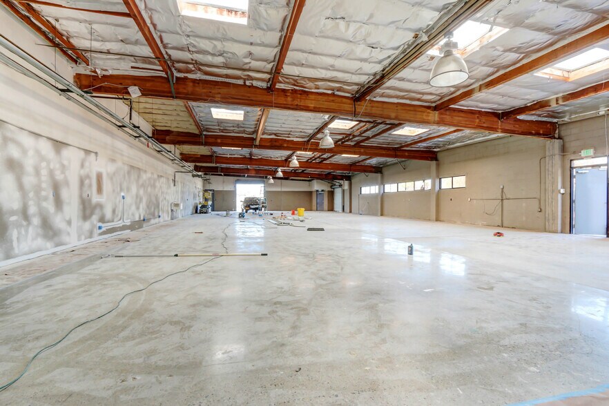 More Photos Of 2075 Knoll Dr, Ventura Manufacturing For Lease