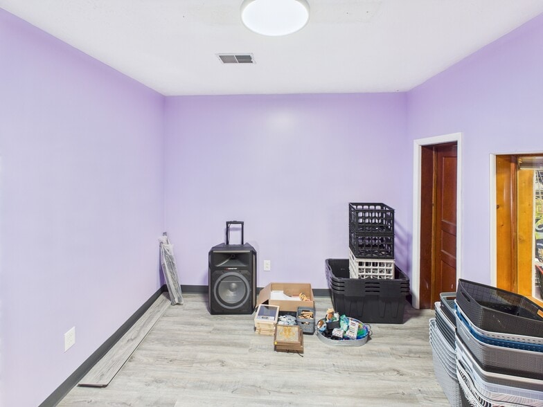 More Photos Of 2404 Grant Ave, Saint Albans Freestanding For Sale