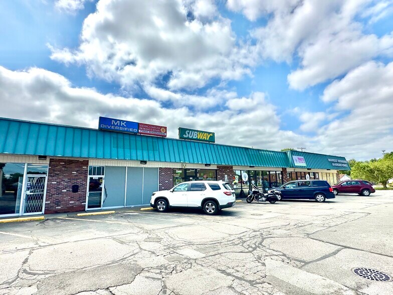 More Photos Of 401-427 Cleveland St, Elyria Unknown For Lease