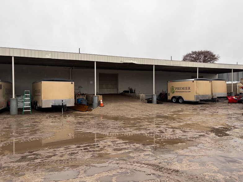 More Photos Of 1285 Aurora Avenue Ln, Aurora Warehouse For Lease