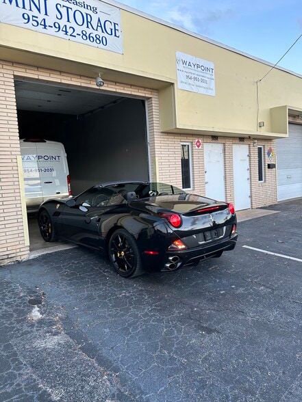 More Photos Of 5042-5054 NE 12th Ave, Fort Lauderdale Warehouse For Lease