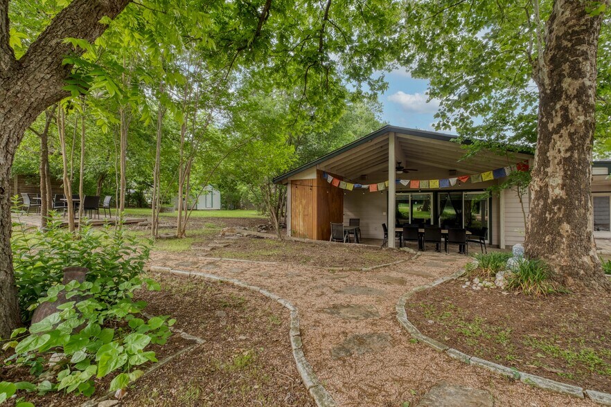 More Photos Of 13803 Ann Pl, Austin Office For Sale