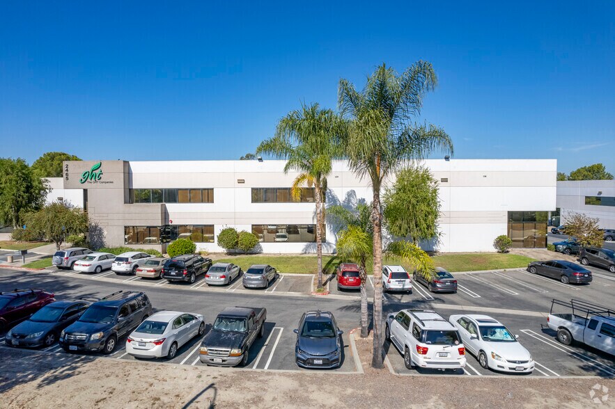 More Photos Of 2465 Ash St, Vista Manufacturing For Sale