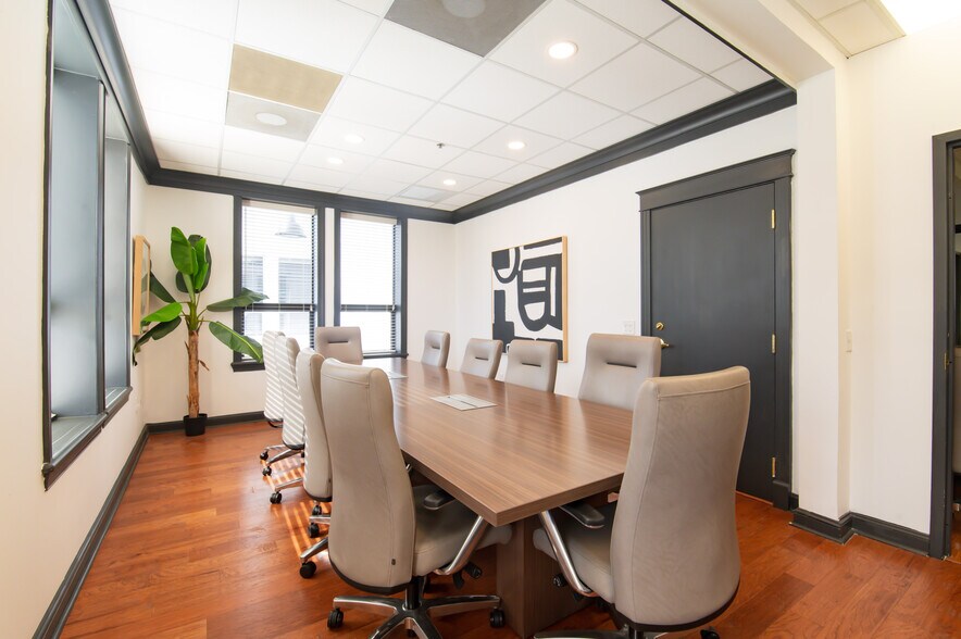 More Photos Of 442 W Kennedy Blvd, Tampa Office For Lease