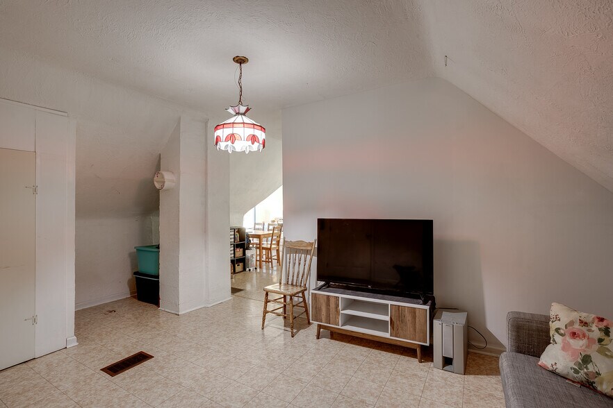 More Photos Of 1662 Route 206, Southampton Specialty For Sale