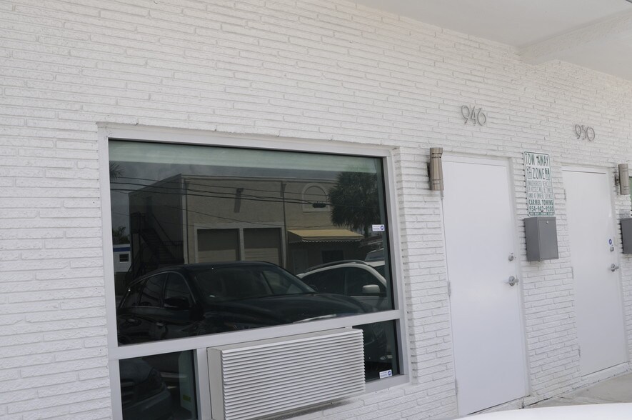 More Photos Of 942-984 S Deerfield Ave, Deerfield Beach Showroom For Lease