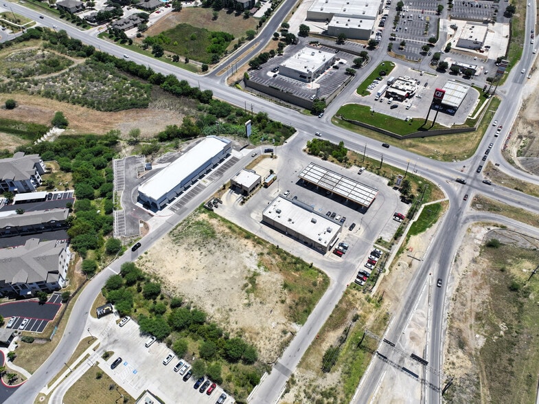 More Photos Of 15319 Lookout Rd, San Antonio General Retail For Lease