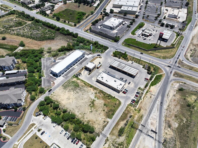 More Photos Of NEC Of Loop 1604 And Lookout Rd, San Antonio General Retail For Lease