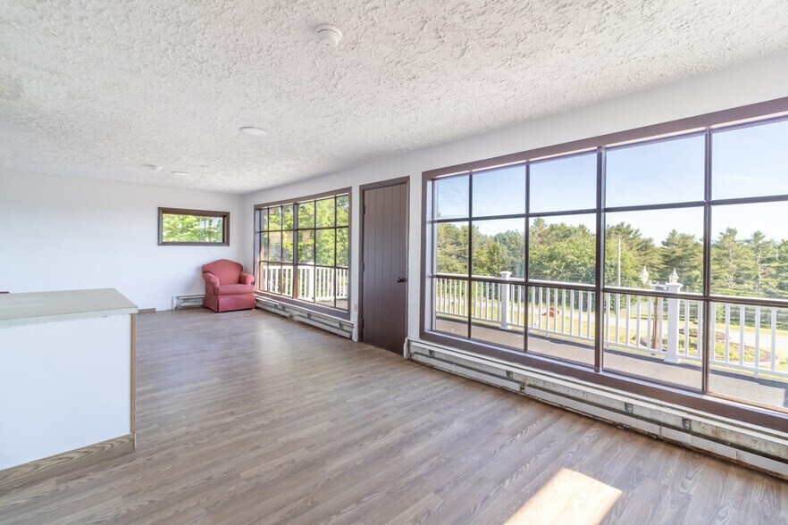 More Photos Of 196 US Route 1, Bucksport Hotel For Sale