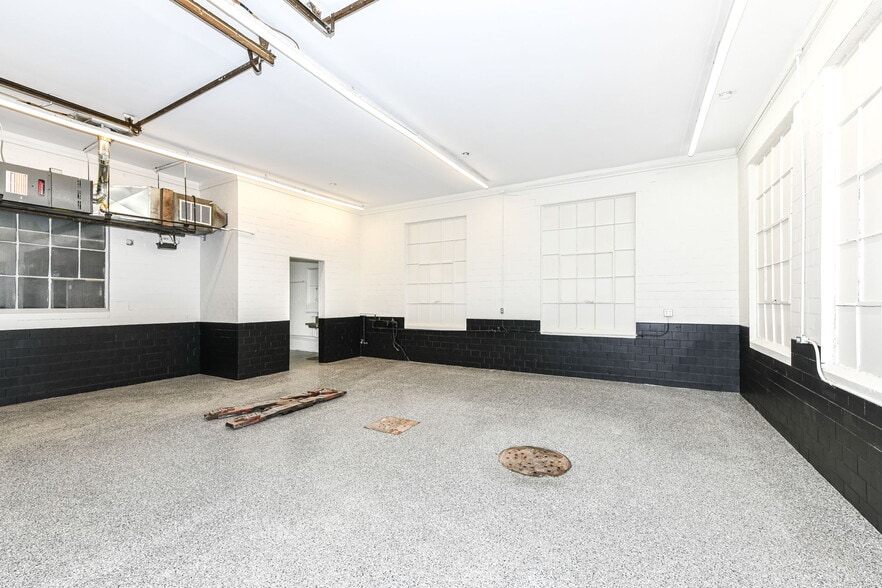 More Photos Of 4502 E Michigan St, Indianapolis General Retail For Sale