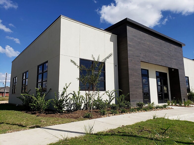 More Photos Of 8118 Fry Rd, Cypress Unknown For Lease