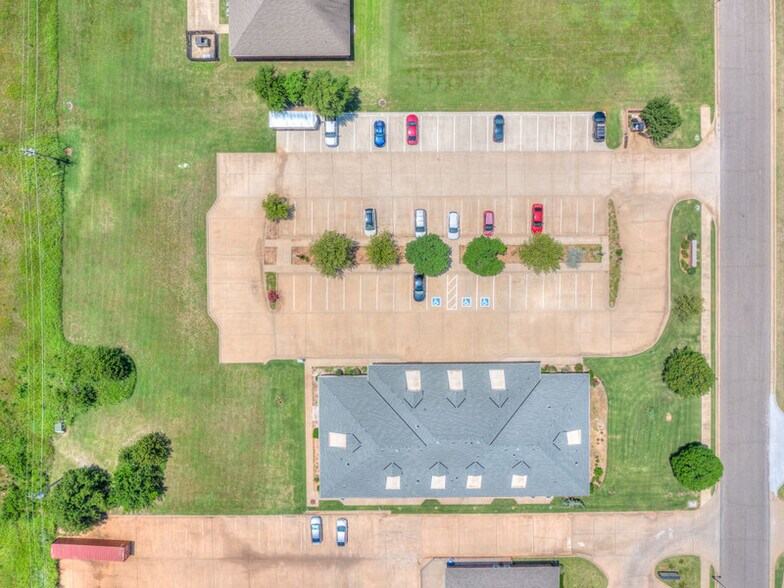 More Photos Of 800 W 18th St, Edmond Medical For Lease