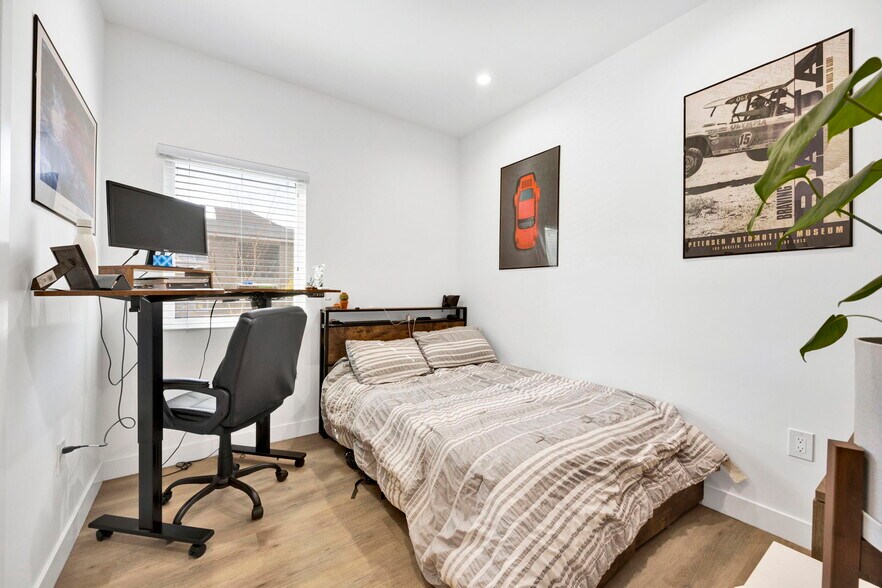 More Photos Of 648 W 30th St, Los Angeles Apartments For Sale