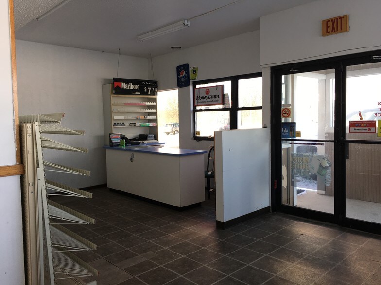 More Photos Of 3401 W Oakland Ave, Austin Truck Stop For Sale