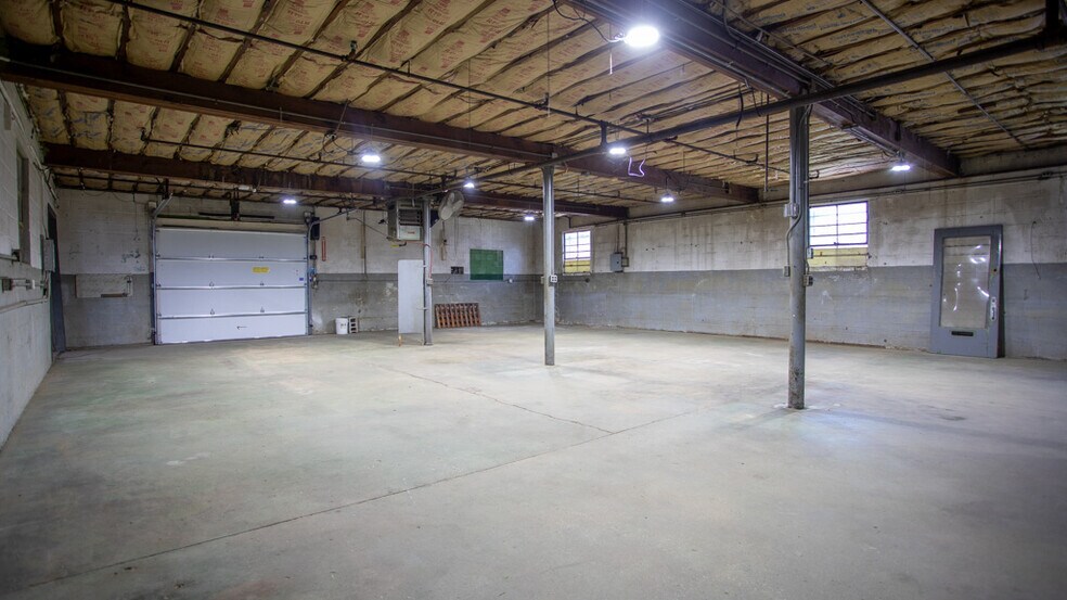 More Photos Of 3812 Bennington Ave, Kansas City Industrial For Sale