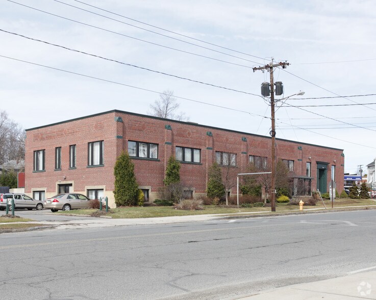 More Photos Of 20 Elm St, Pittsfield Medical For Sale