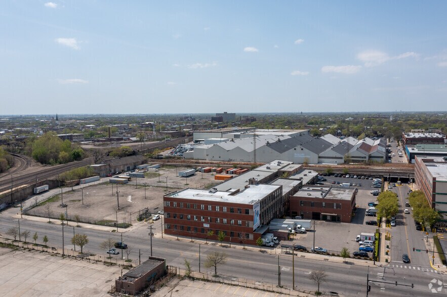 More Photos Of 2403-2443 W 16th St, Chicago Research And Development For Lease