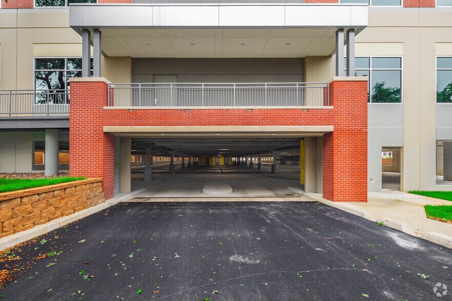 More Photos Of 5818 Farinon Dr, San Antonio Unknown For Lease