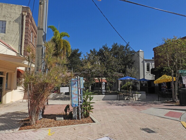 More Photos Of 319 Brevard Ave, Cocoa Storefront Retail Office For Lease