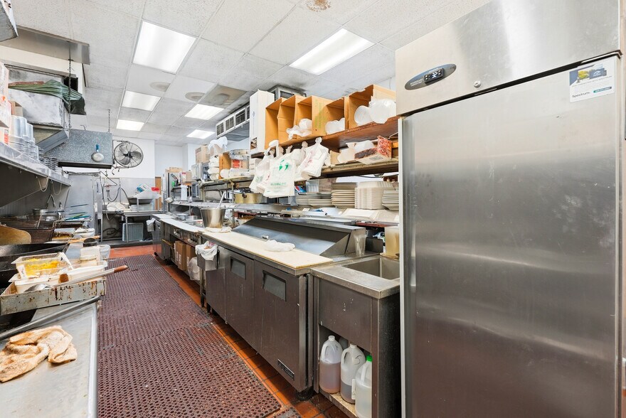More Photos Of 9 S 1st St, Yakima Restaurant For Sale