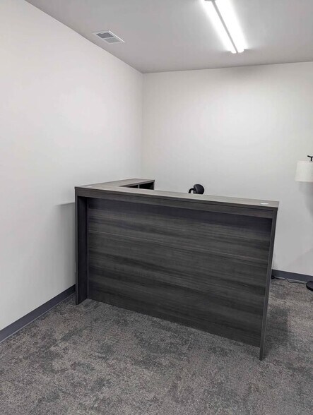 More Photos Of 111 E Cedar St, Standish Office For Sale