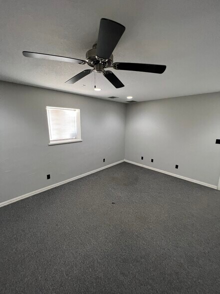 More Photos Of 10100 Hicks Field Rd, Fort Worth Warehouse For Lease