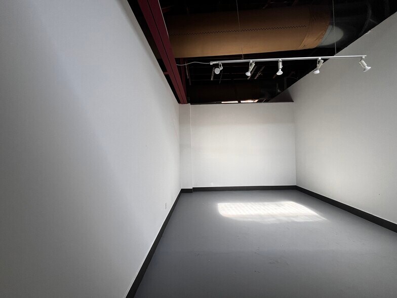 More Photos Of 2315 Commerce St, Houston Unknown For Lease