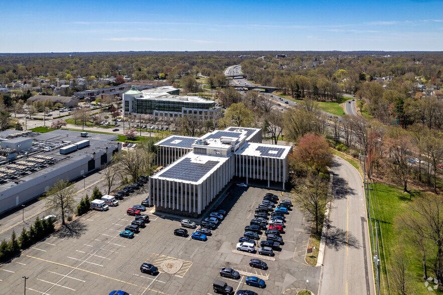 More Photos Of 20 Commerce Dr, Cranford Unknown For Lease