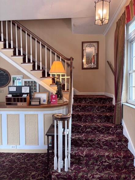 More Photos Of 342 3rd Ave N, Saint Petersburg Hotel For Sale