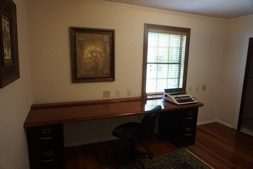 More Photos Of 403 N Main St, Evergreen Warehouse For Sale