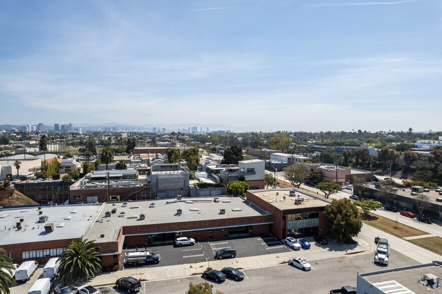 Primary Photo Of 1657-1669 12th St, Santa Monica Manufacturing For Lease