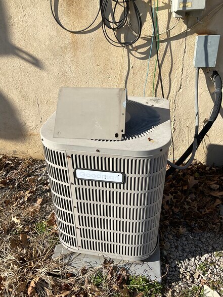 More Photos Of 1000-1010 Broadview Blvd, Brackenridge Freestanding For Sale