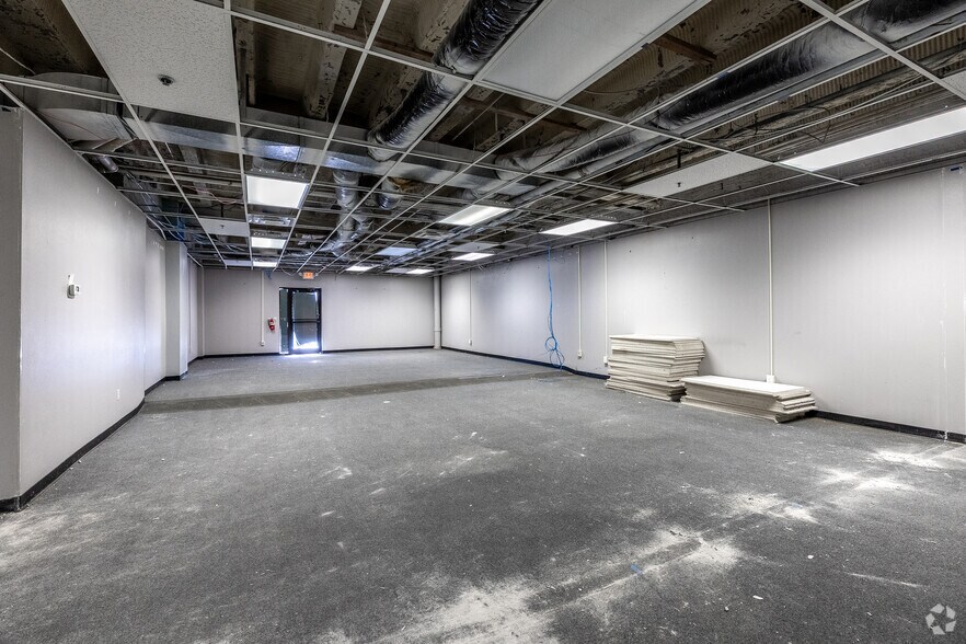 More Photos Of 11 E Church St, Marshalltown Unknown For Sale