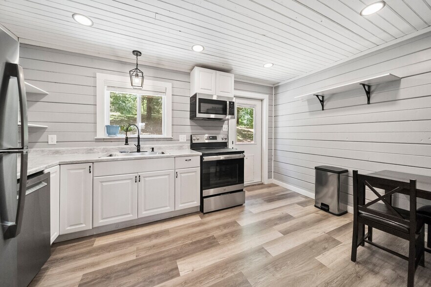 More Photos Of 1011 Old Knoxville Hwy, Sevierville Specialty For Sale
