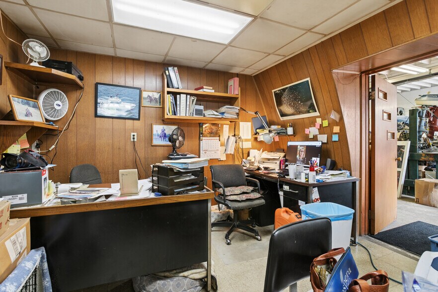 More Photos Of 100 Water St, Menasha General Retail For Sale