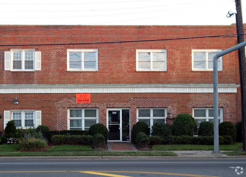 Primary Photo Of 390 Old Country Rd, Garden City Office For Lease