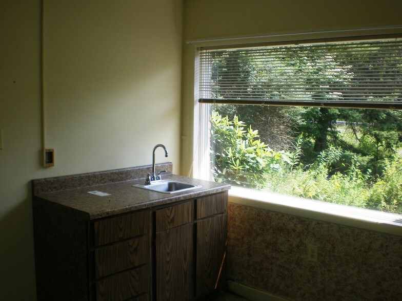 More Photos Of 4939 State Highway 23, Norwich Medical For Sale