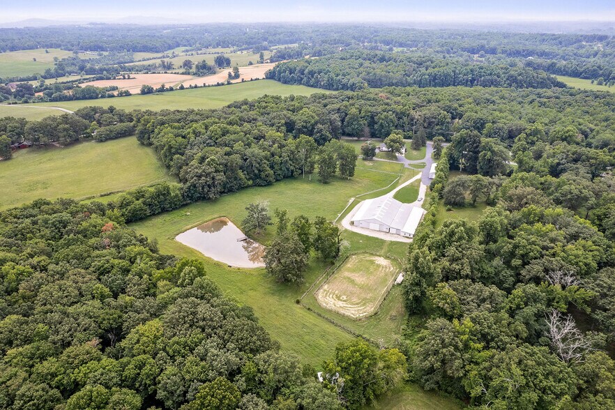 More Photos Of 1499 W Whitehall Rd, Cookeville Light Distribution For Sale
