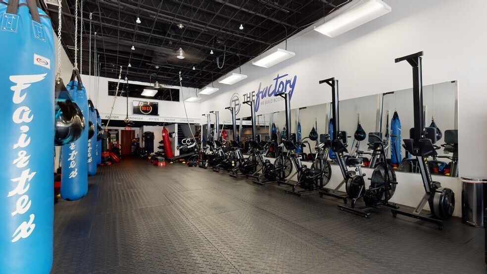 More Photos Of 210 S Olive Ave, West Palm Beach Storefront For Sale