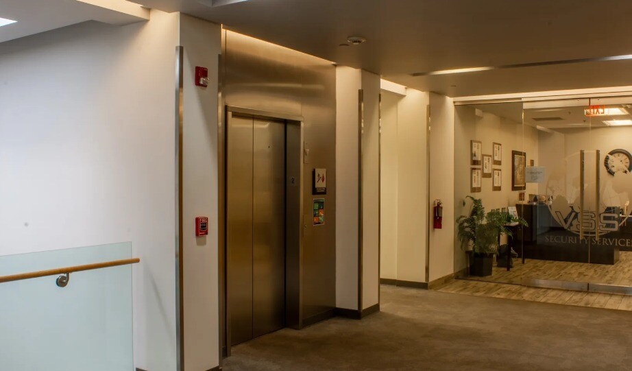 More Photos Of 2225 W Peoria Ave, Phoenix Office For Sale