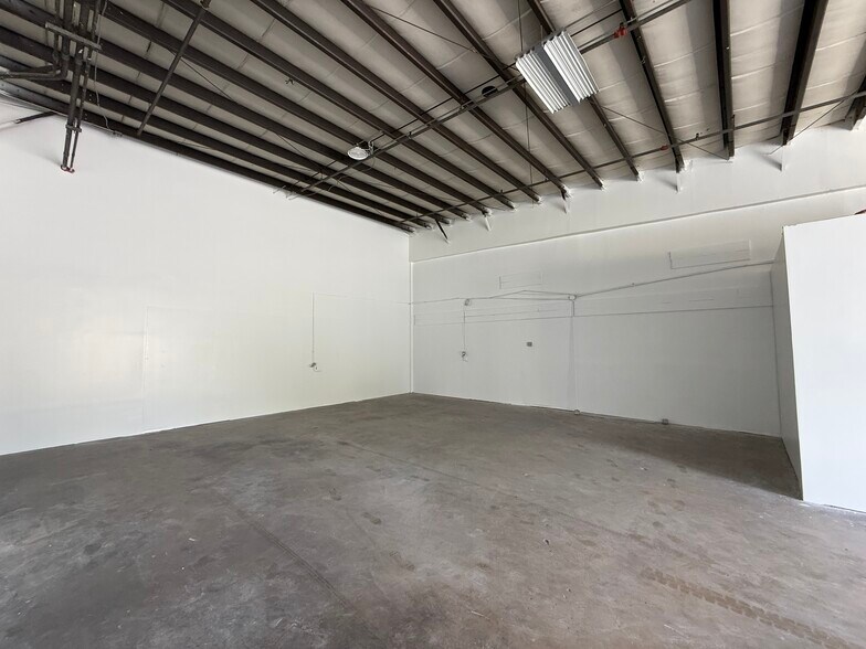 More Photos Of 1300 Old Dixie Hwy, Lake Park Unknown For Lease