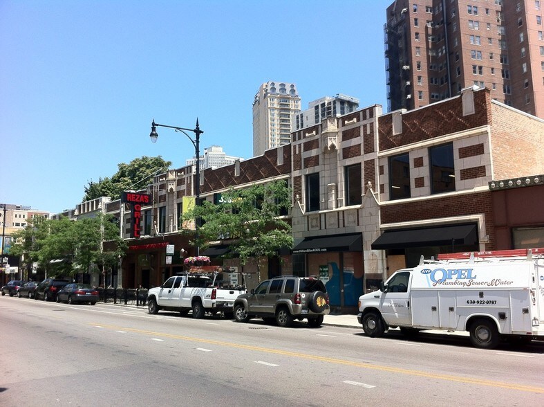 More Photos Of 2417-2433 N Clark St, Chicago General Retail For Lease