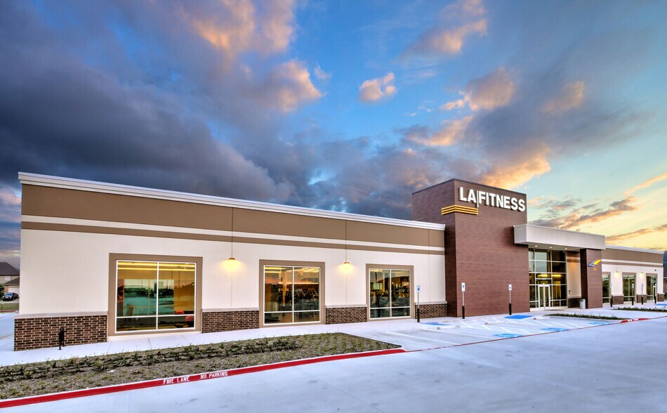 More Photos Of 2180 W Chester Pike, Broomall Unknown For Lease