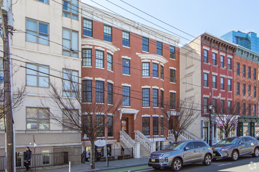 More Photos Of 277 Grand St, Jersey City Apartments For Lease