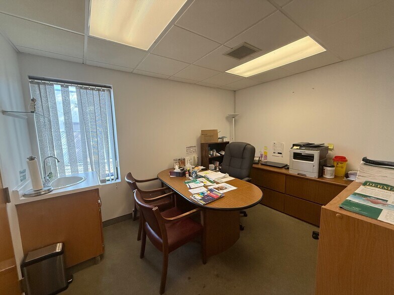 More Photos Of 9833 Tecumseh Rd E, Windsor Medical For Sale